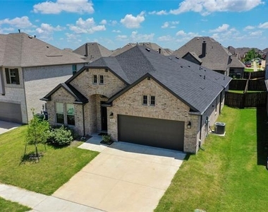 825 Allison Drive - Photo Thumbnail 1