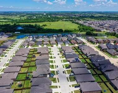 825 Allison Drive - Photo Thumbnail 4
