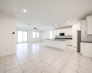 28500 N 134th Avenue - Photo Thumbnail 5