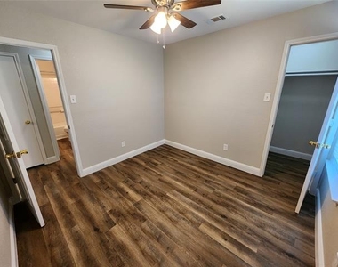 607 Hollyberry Drive - Photo Thumbnail 22