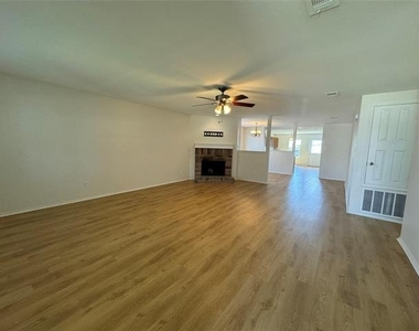 12728 Foxpaw Trail - Photo Thumbnail 2
