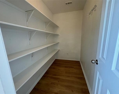 12728 Foxpaw Trail - Photo Thumbnail 11