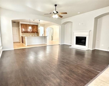 10517 Matador Drive - Photo Thumbnail 9