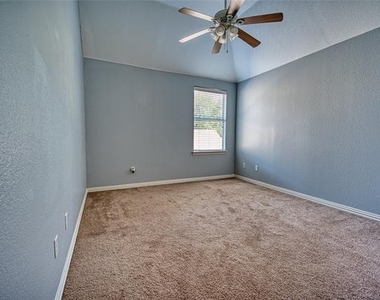 5513 Amber Way - Photo Thumbnail 32