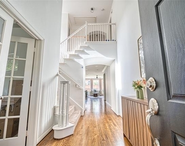5513 Amber Way - Photo Thumbnail 14
