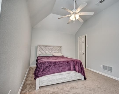5513 Amber Way - Photo Thumbnail 23