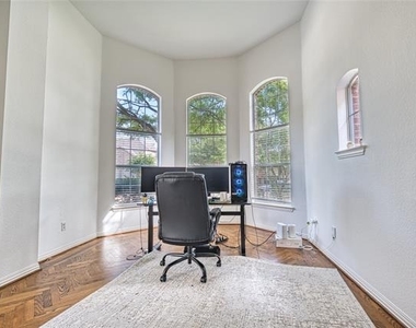 5513 Amber Way - Photo Thumbnail 18