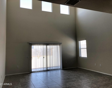 3702 N 307th Drive - Photo Thumbnail 5