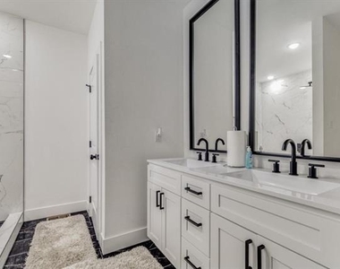 2214 Dyson Street - Photo Thumbnail 7