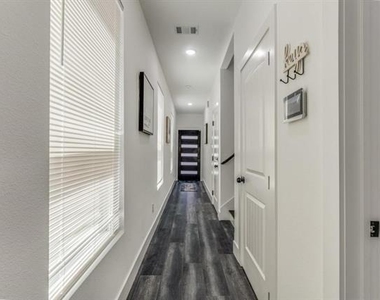 2214 Dyson Street - Photo Thumbnail 1