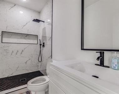 2214 Dyson Street - Photo Thumbnail 8