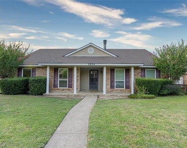 2804 Oxford Lane - Photo Thumbnail 1