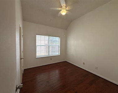 2336 Timbercreek Drive - Photo Thumbnail 4