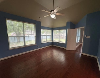2336 Timbercreek Drive - Photo Thumbnail 6
