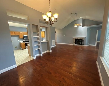 2336 Timbercreek Drive - Photo Thumbnail 3