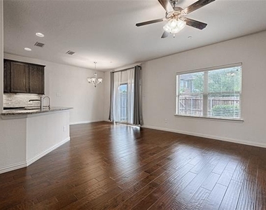 4771 Bridgewater Street - Photo Thumbnail 4