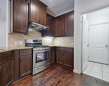 4771 Bridgewater Street - Photo Thumbnail 8