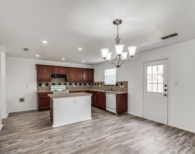 8101 Stanton Court - Photo Thumbnail 16