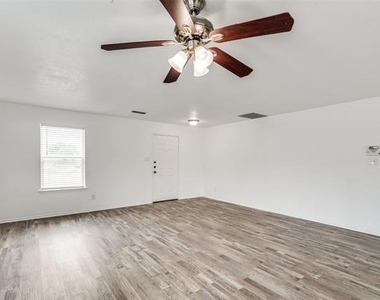 8101 Stanton Court - Photo Thumbnail 4