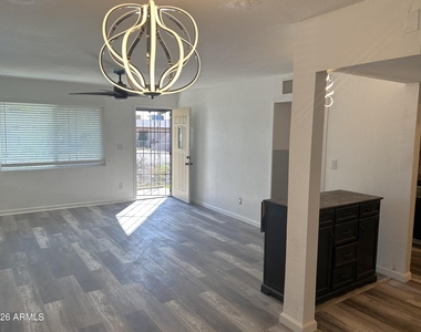 216 E Carol Avenue - Photo Thumbnail 3