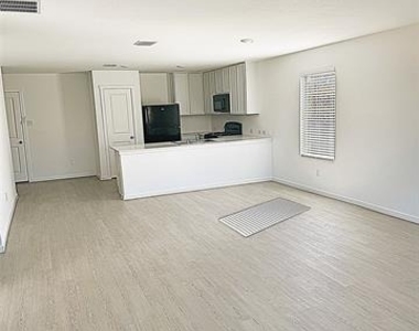 1271 Falcon Heights - Photo Thumbnail 8
