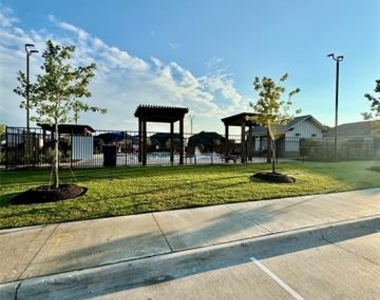1271 Falcon Heights - Photo Thumbnail 27
