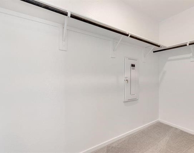 1271 Falcon Heights - Photo Thumbnail 16