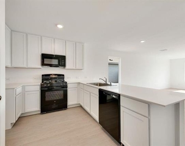 1271 Falcon Heights - Photo Thumbnail 7