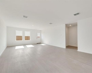 1271 Falcon Heights - Photo Thumbnail 11