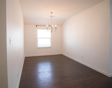 404 Barnstorm Drive - Photo Thumbnail 14