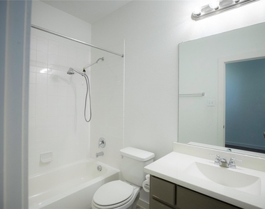 404 Barnstorm Drive - Photo Thumbnail 11
