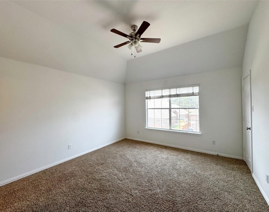 404 Barnstorm Drive - Photo Thumbnail 13
