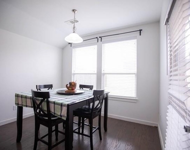 404 Barnstorm Drive - Photo Thumbnail 5