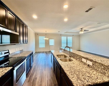 3105 Montserrat Creek Drive - Photo Thumbnail 9