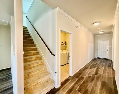3105 Montserrat Creek Drive - Photo Thumbnail 18