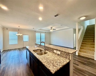 3105 Montserrat Creek Drive - Photo Thumbnail 10