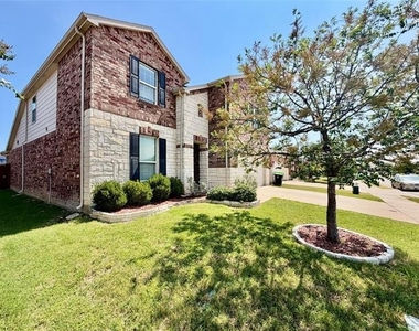 3105 Montserrat Creek Drive - Photo Thumbnail 3