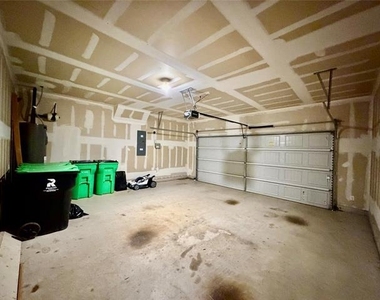 3105 Montserrat Creek Drive - Photo Thumbnail 27
