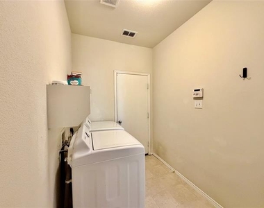 3105 Montserrat Creek Drive - Photo Thumbnail 25