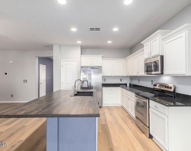4674 S Twinleaf Drive - Photo Thumbnail 2