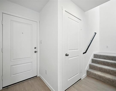 12120 Morgan Drive - Photo Thumbnail 5