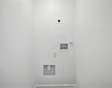 12120 Morgan Drive - Photo Thumbnail 15