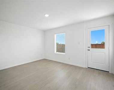 12120 Morgan Drive - Photo Thumbnail 6