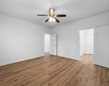 918 W Ford Street - Photo Thumbnail 12