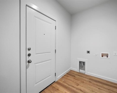 918 W Ford Street - Photo Thumbnail 18