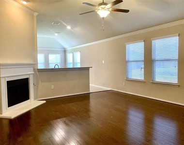 1300 Foxglove Lane - Photo Thumbnail 3