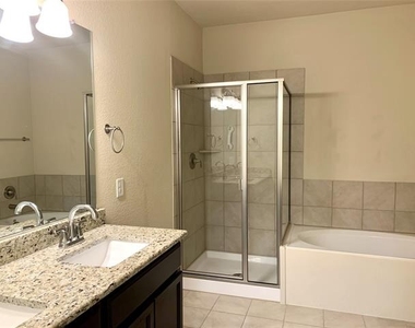 1300 Foxglove Lane - Photo Thumbnail 8