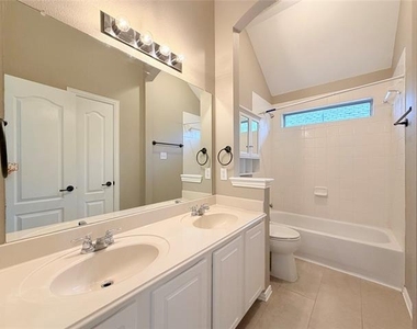 2800 Appaloosa Court - Photo Thumbnail 31