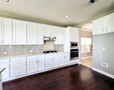 2800 Appaloosa Court - Photo Thumbnail 17