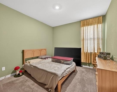 14813 Mainstay Way - Photo Thumbnail 8